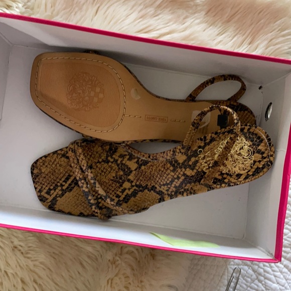 Vince Camuto Shoes - Vince Camuto 7 1/2 but fits more like 7 brand new